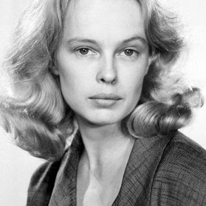 Sandy Dennis.jpg