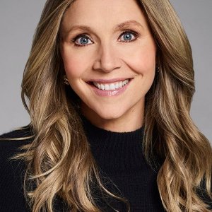 Sarah Chalke.jpg