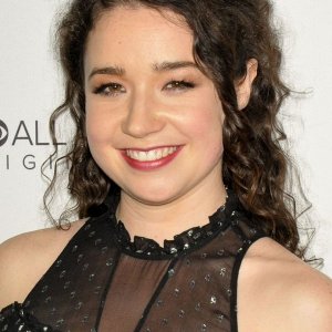 Sarah Steele.jpg