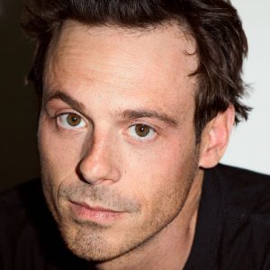 Scoot McNairy.jpg