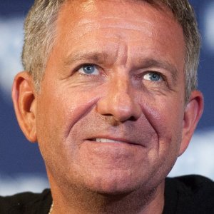 Sean Pertwee.jpg