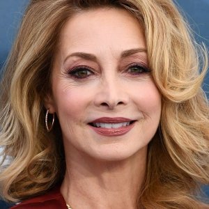 Sharon Lawrence.jpg