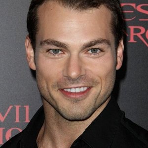 Shawn Roberts.jpg