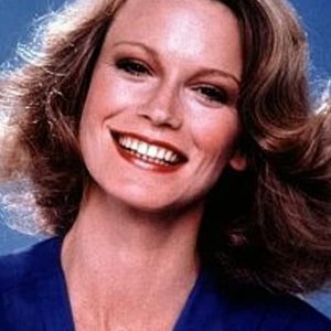 Shelley Hack.jpg