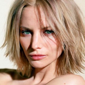 Sienna Guillory.jpg