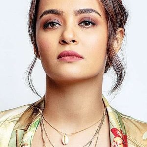 Surveen Chawla.jpg