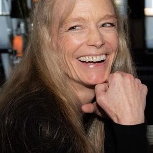 Suzy Amis.jpg