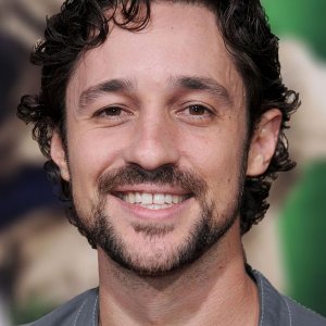 Thomas Ian Nicholas.jpg