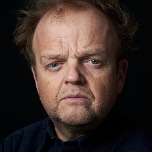 Toby Jones.jpg