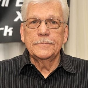 Tom Atkins.jpg