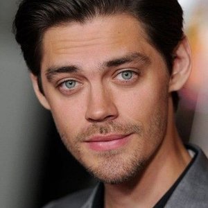 Tom Payne.jpg