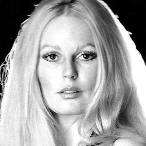 Veronica Carlson.jpg