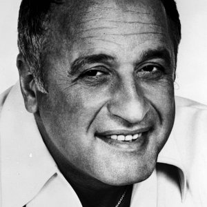 Vic Tayback.jpg