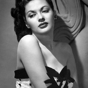 Yvonne De Carlo.jpg