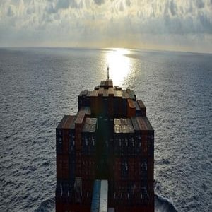 50.000 PS auf hoher See - Containerriese RHL Calliditas - 2016高清海报.jpg