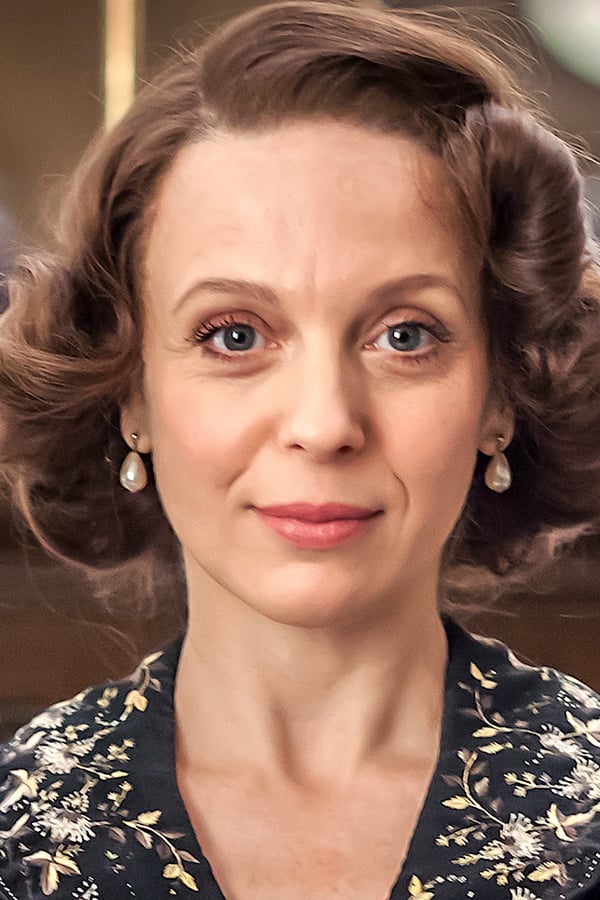 Amanda Abbington.jpg