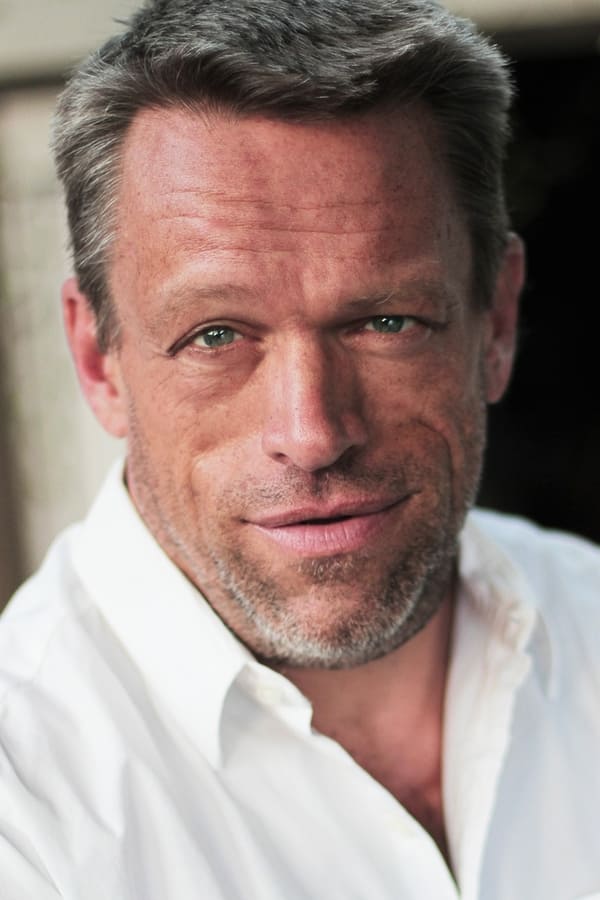 Brian Thompson.jpg