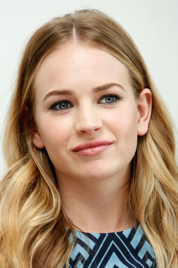 Britt Robertson.jpg