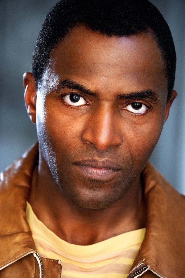 Carl Lumbly.jpg