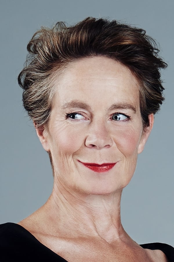 Celia Imrie.jpg