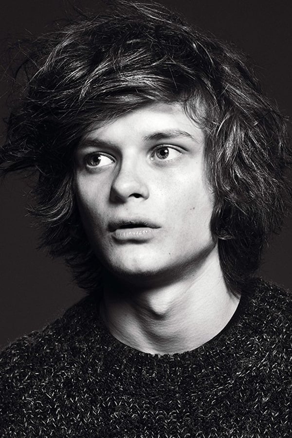 Charlie Tahan.jpg