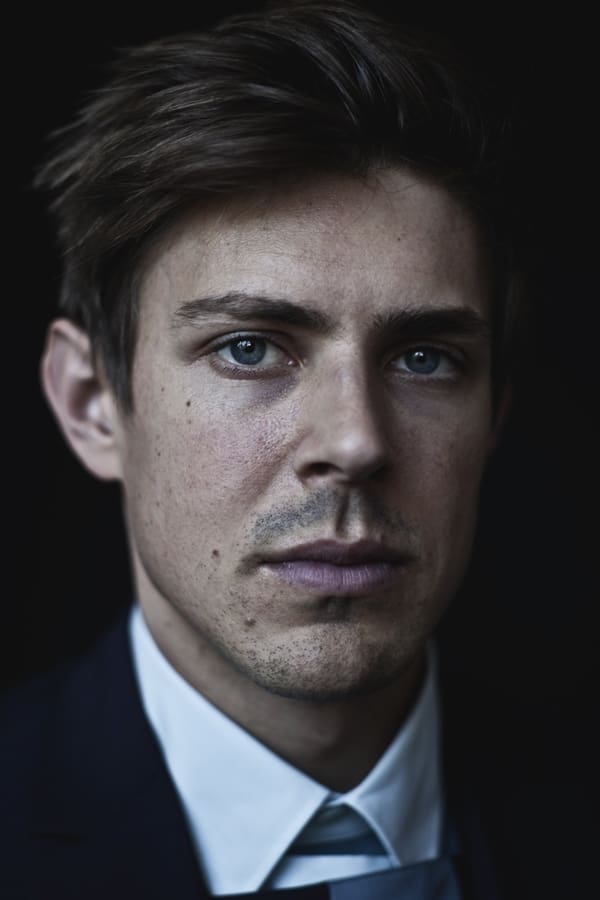 Chris Lowell.jpg