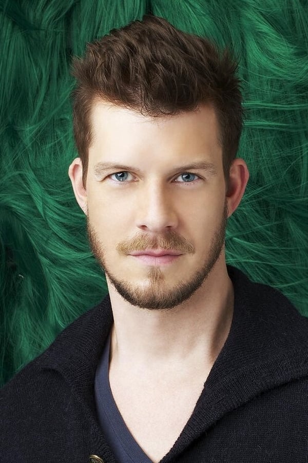 Eric Mabius.jpg