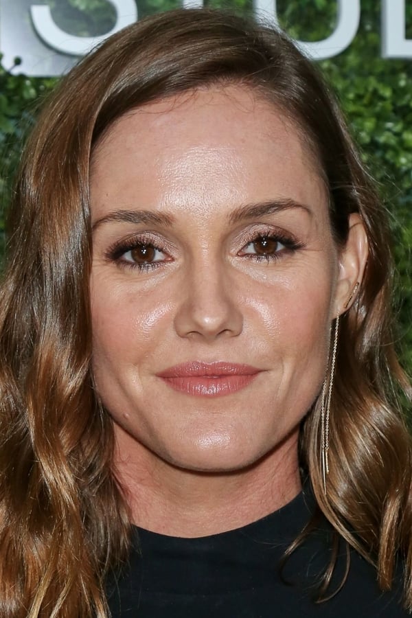 Erinn Hayes.jpg