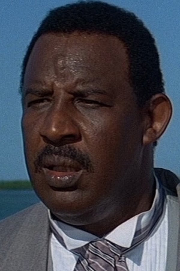 Frank McRae.jpg