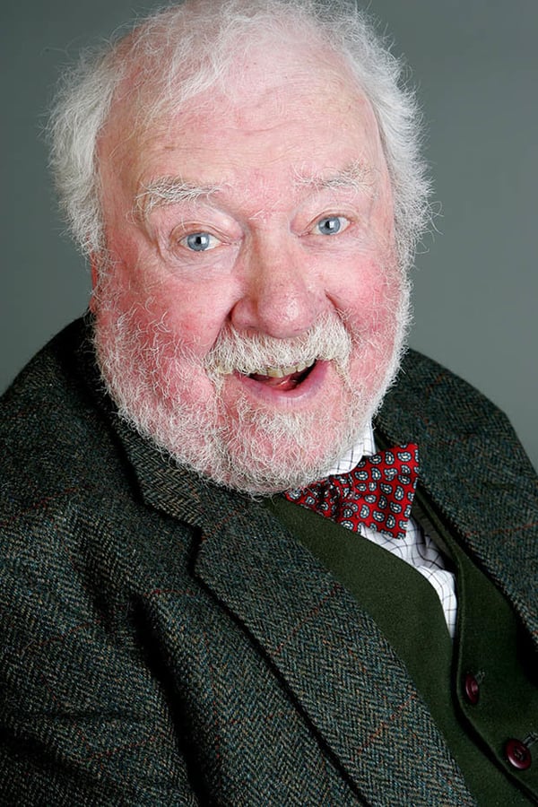 Freddie Jones.jpg