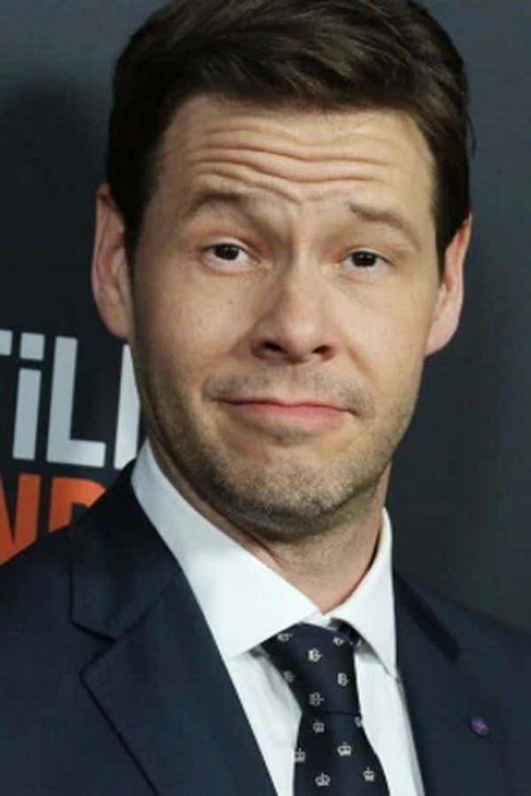 Ike Barinholtz.jpg