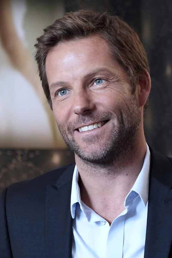 Jamie Bamber.jpg