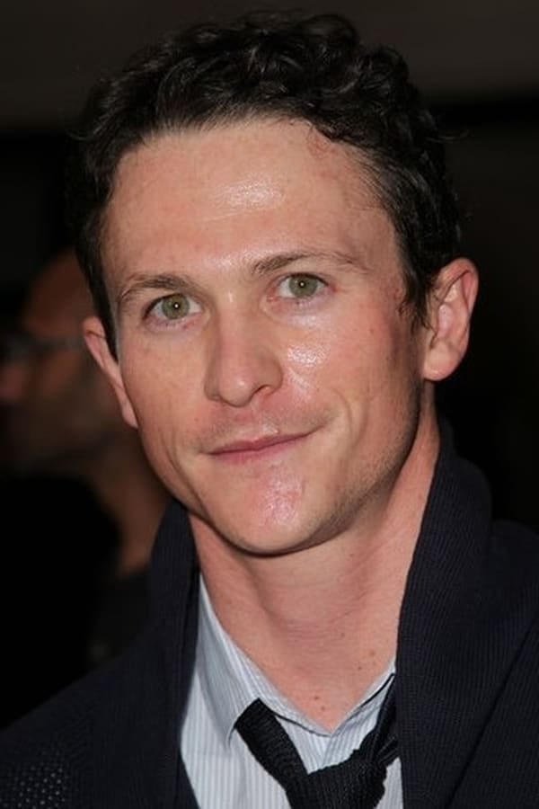 Jonathan Tucker.jpg