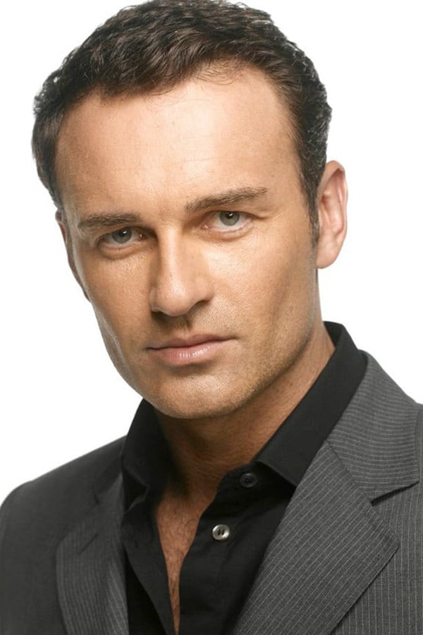 Julian McMahon.jpg