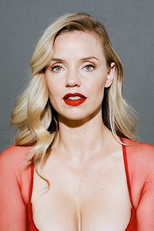 Kelli Garner.jpg