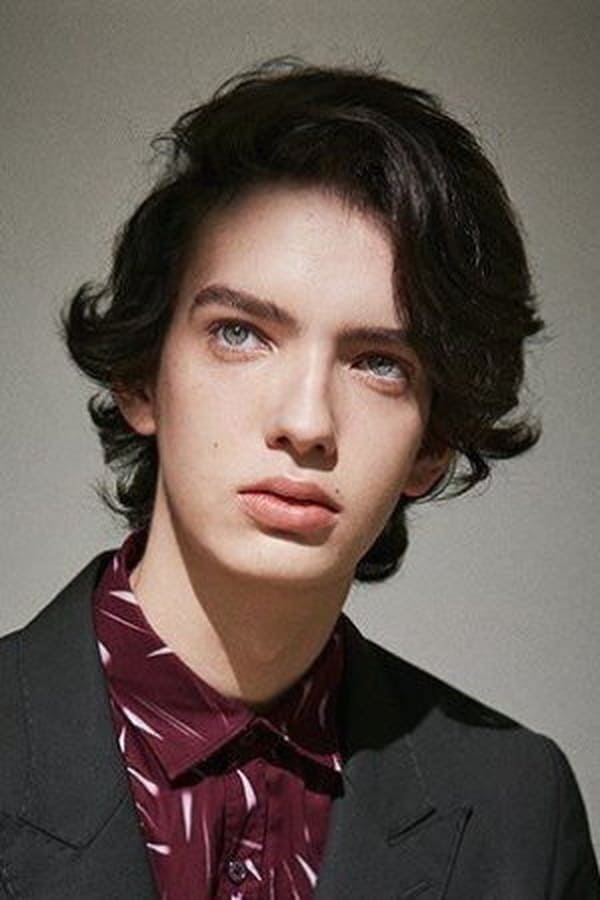 Kodi Smit-McPhee.jpg