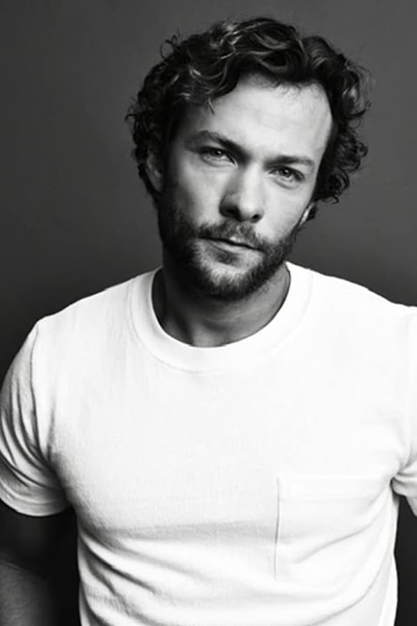 Kyle Schmid.jpg