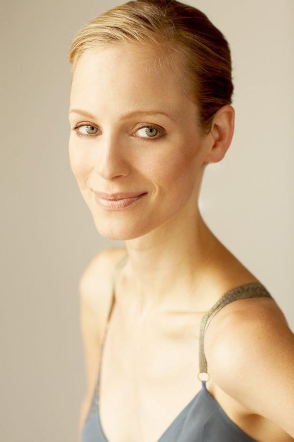 Laura Regan.jpg