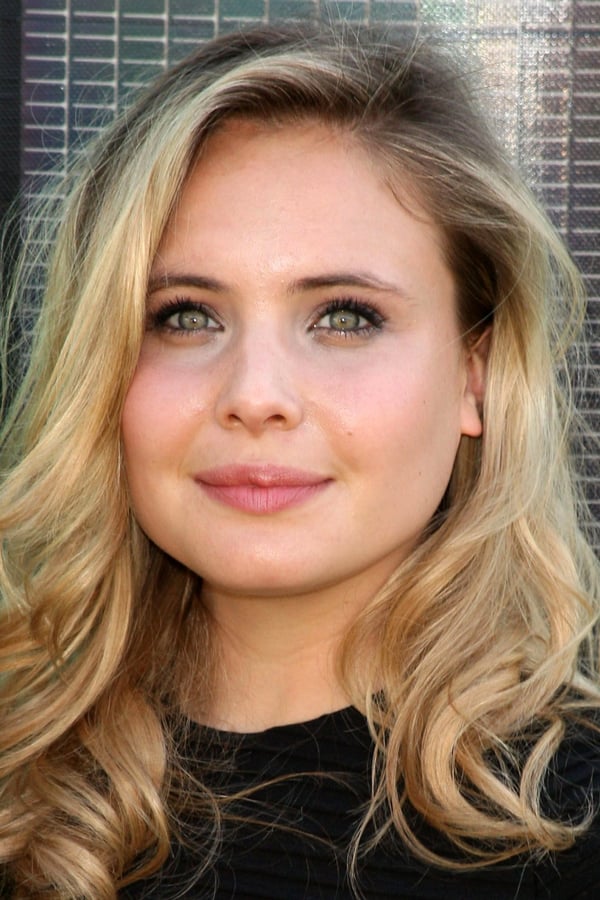 Leah Pipes.jpg