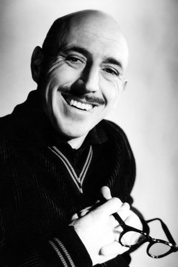 Lionel Jeffries.jpg