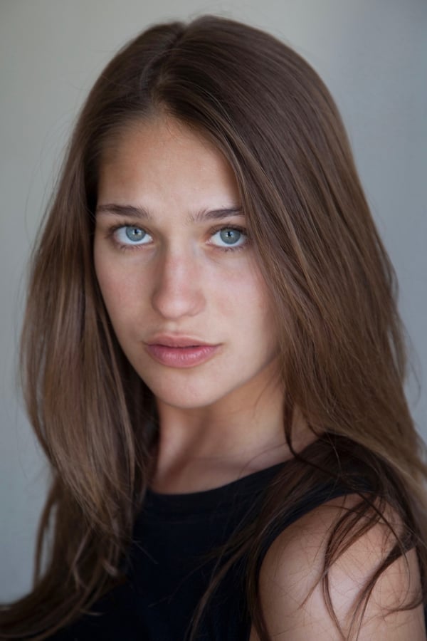 Lola Kirke.jpg