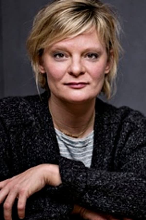 Martha Plimpton.jpg