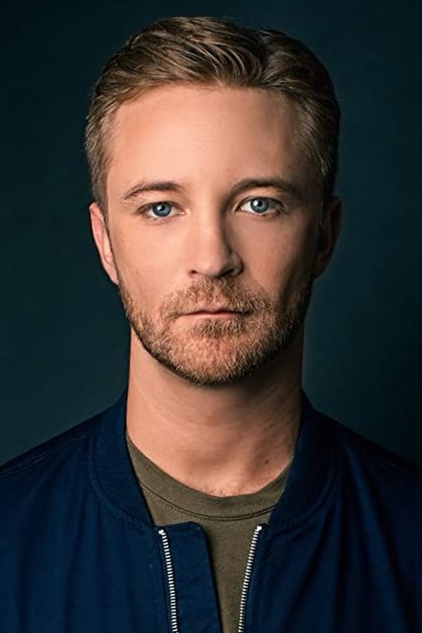 Michael Welch.jpg