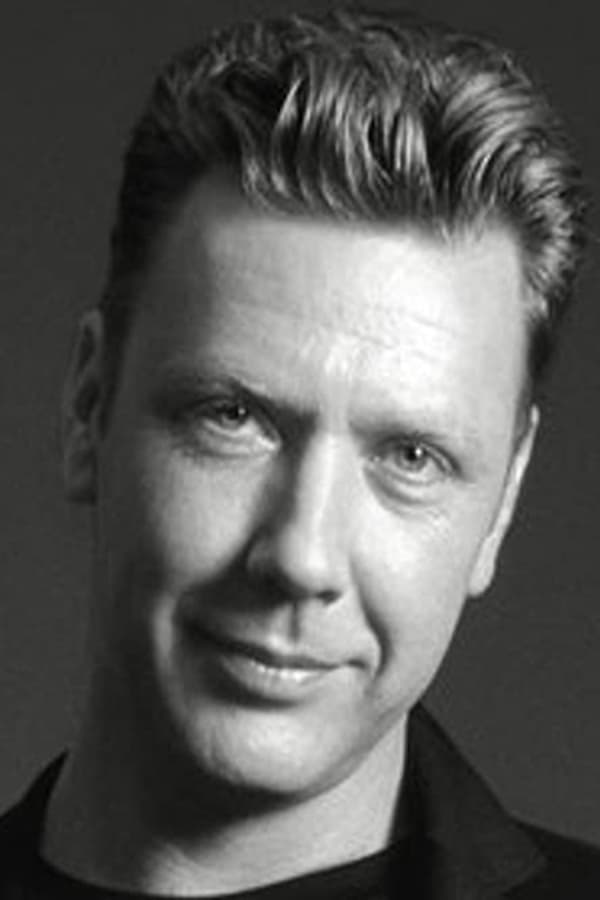 Mikael Persbrandt.jpg