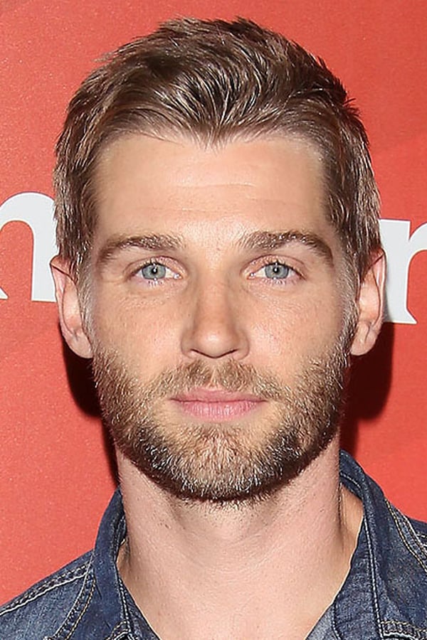 Mike Vogel.jpg