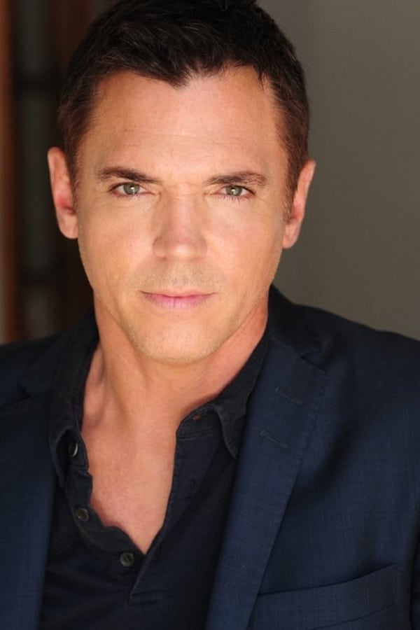 Nicholas Lea.jpg