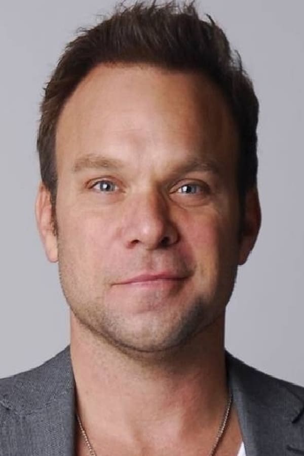 Norbert Leo Butz.jpg