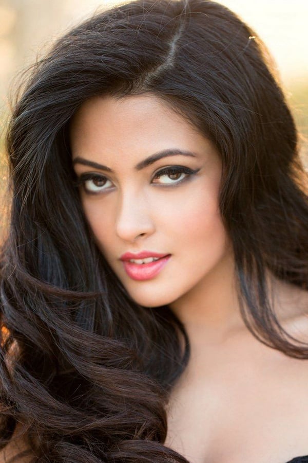 Riya Sen.jpg