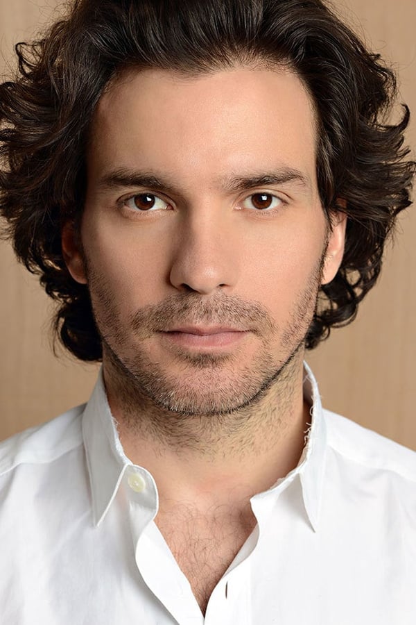 Santiago Cabrera.jpg