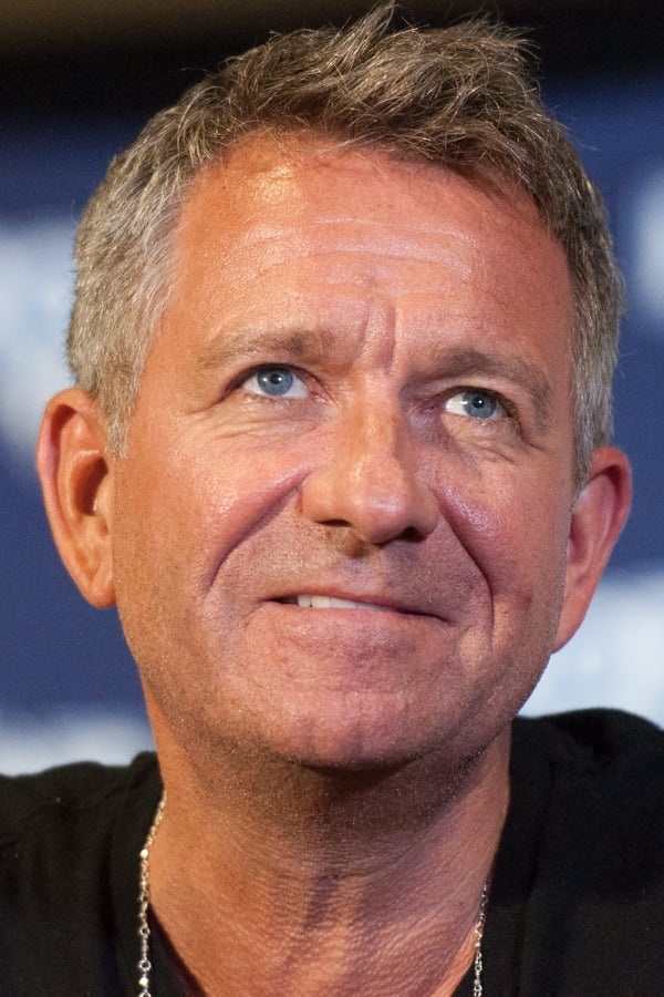 Sean Pertwee.jpg